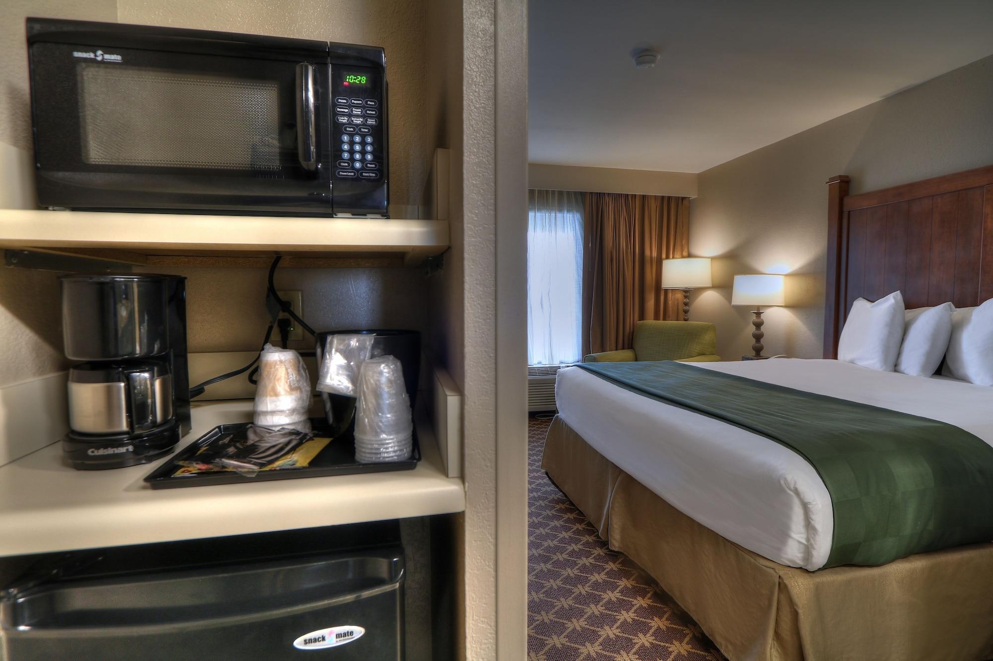 Quality Inn Near The Island פיג'ן פורג' מראה חיצוני תמונה