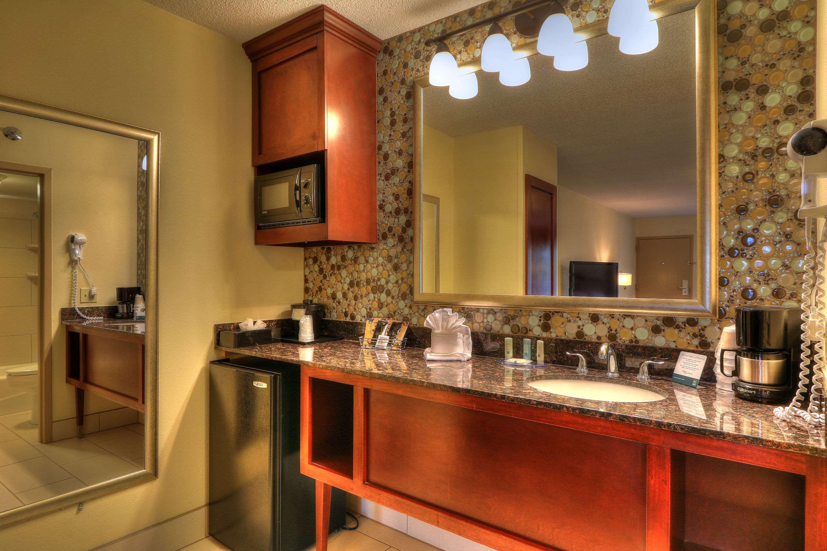 Quality Inn Near The Island פיג'ן פורג' מראה חיצוני תמונה