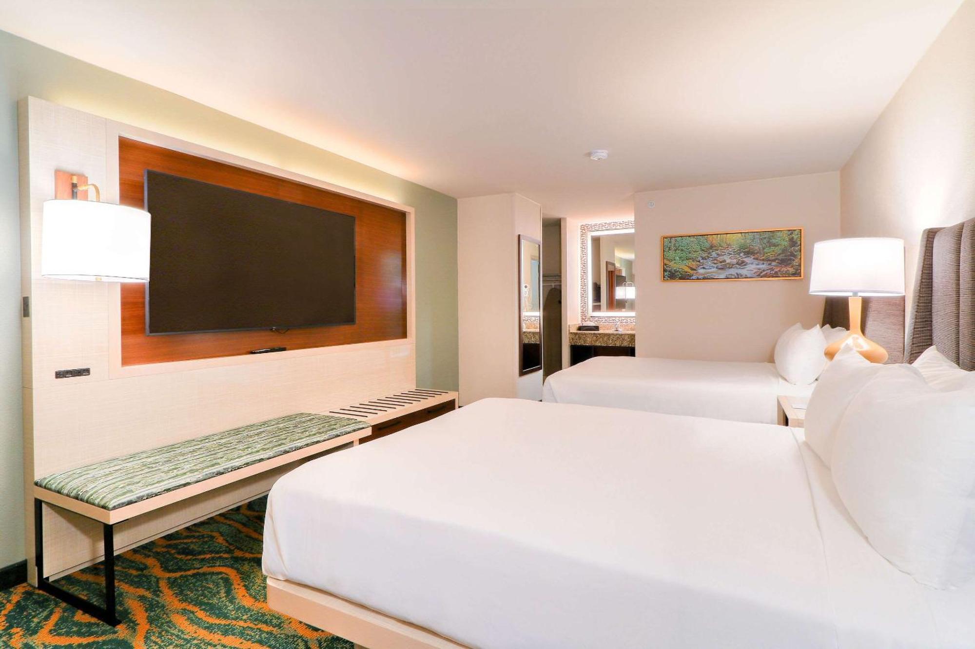 Quality Inn Near The Island פיג'ן פורג' מראה חיצוני תמונה